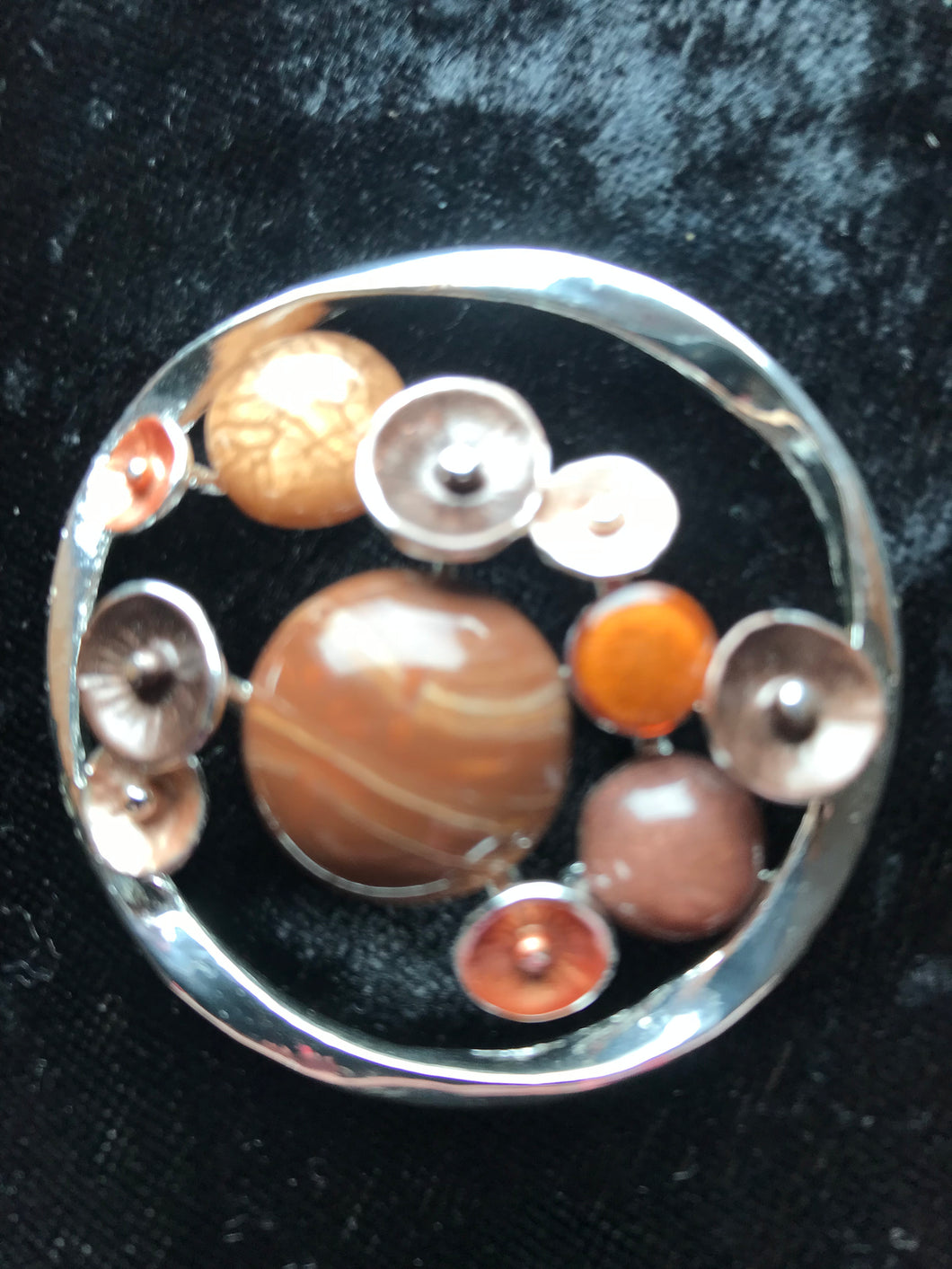 Magnetic brooch